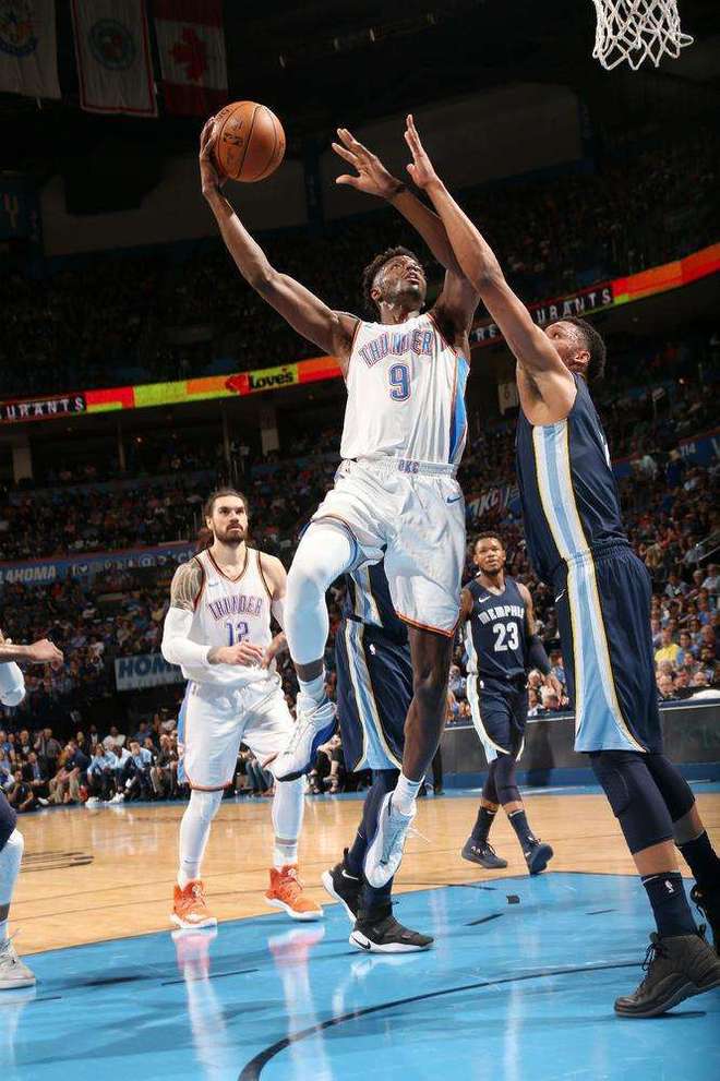 包含山东主场告捷，王子磊砍下全队最高分的词条