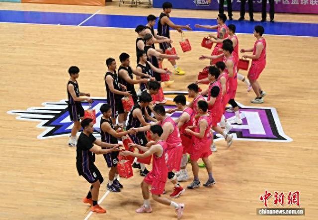 包含球场风云变幻，篮球热度越发高涨的词条