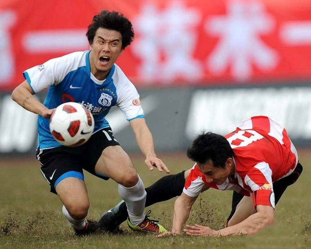 包含谢菲联逼平曼城，展现出强大战斗力的词条