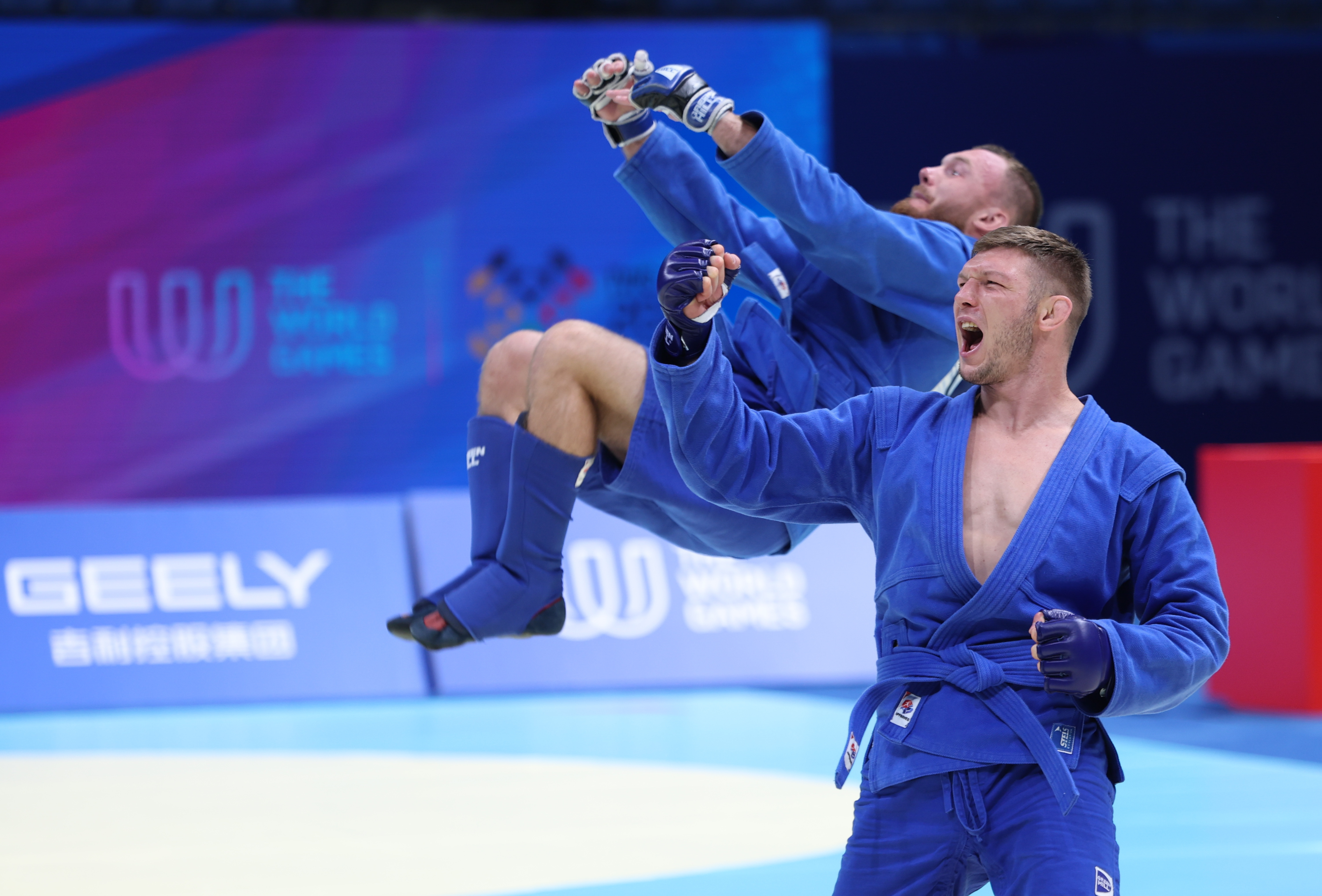 拳击赛场上乌克兰选手获得冠军