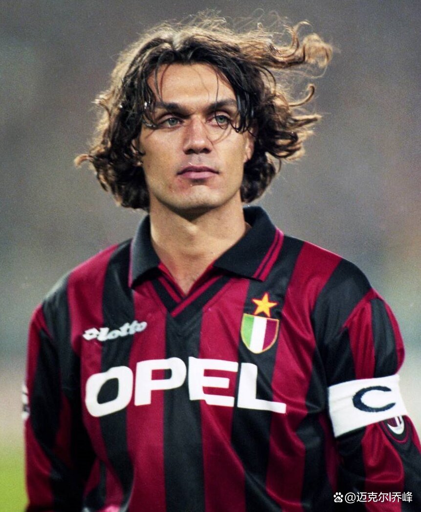 意大利足球明星熠熠生辉,赛季表现亮眼的简单介绍 意大利足球明星熠熠生辉,赛季表现亮眼的简单介绍