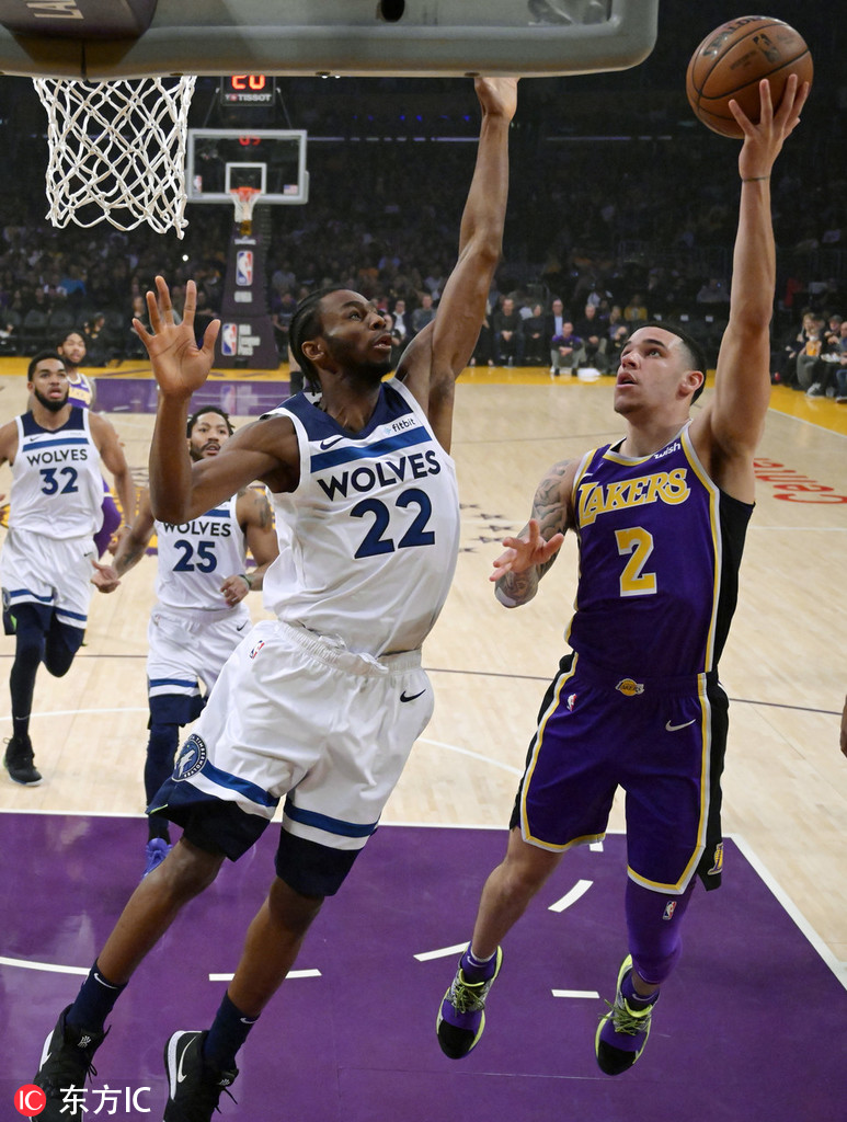 日本网球队险胜英国网球队，德约科维奇三分雨点燃全场的简单介绍