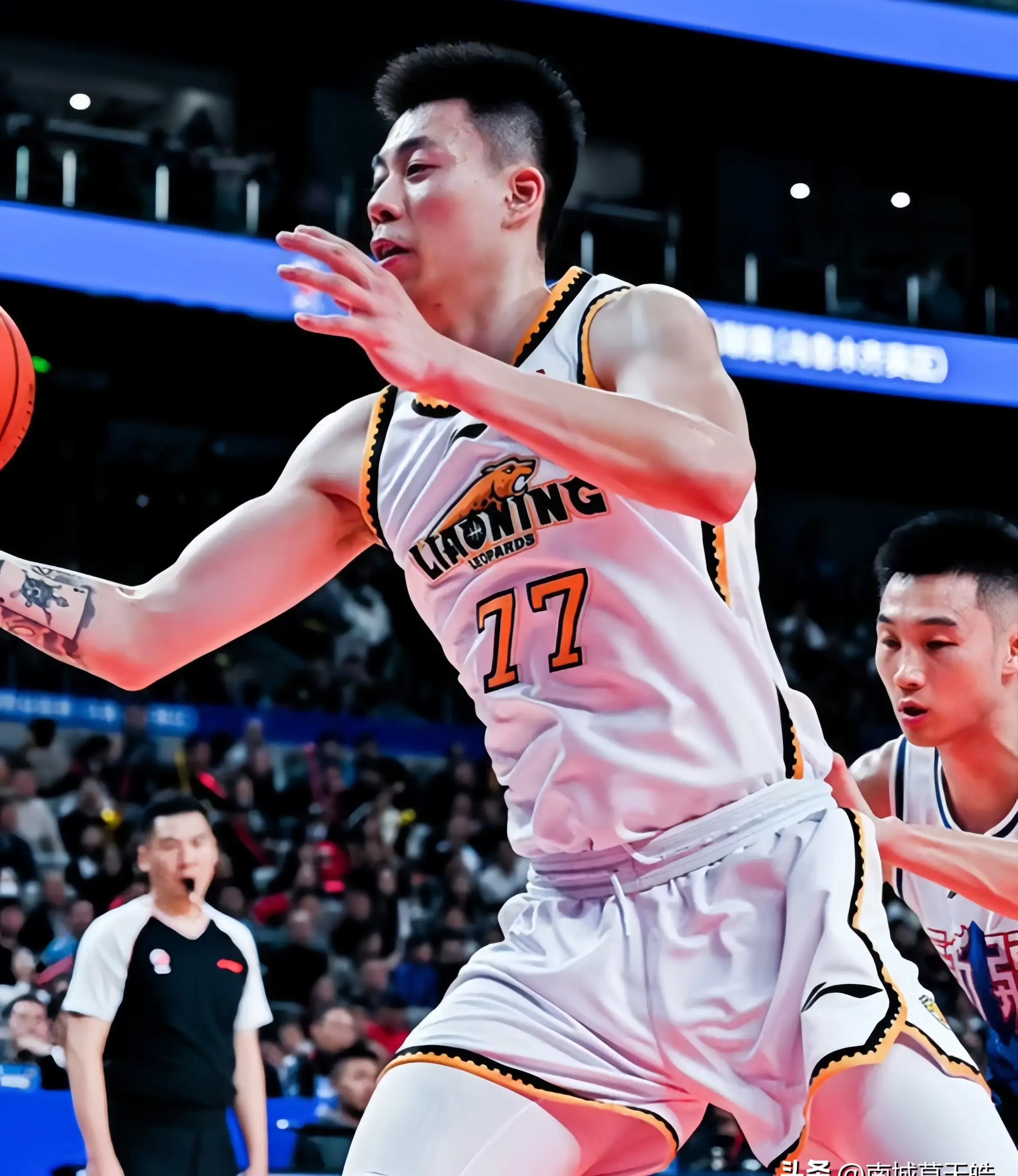 CBA球员因伤退出下一场比赛