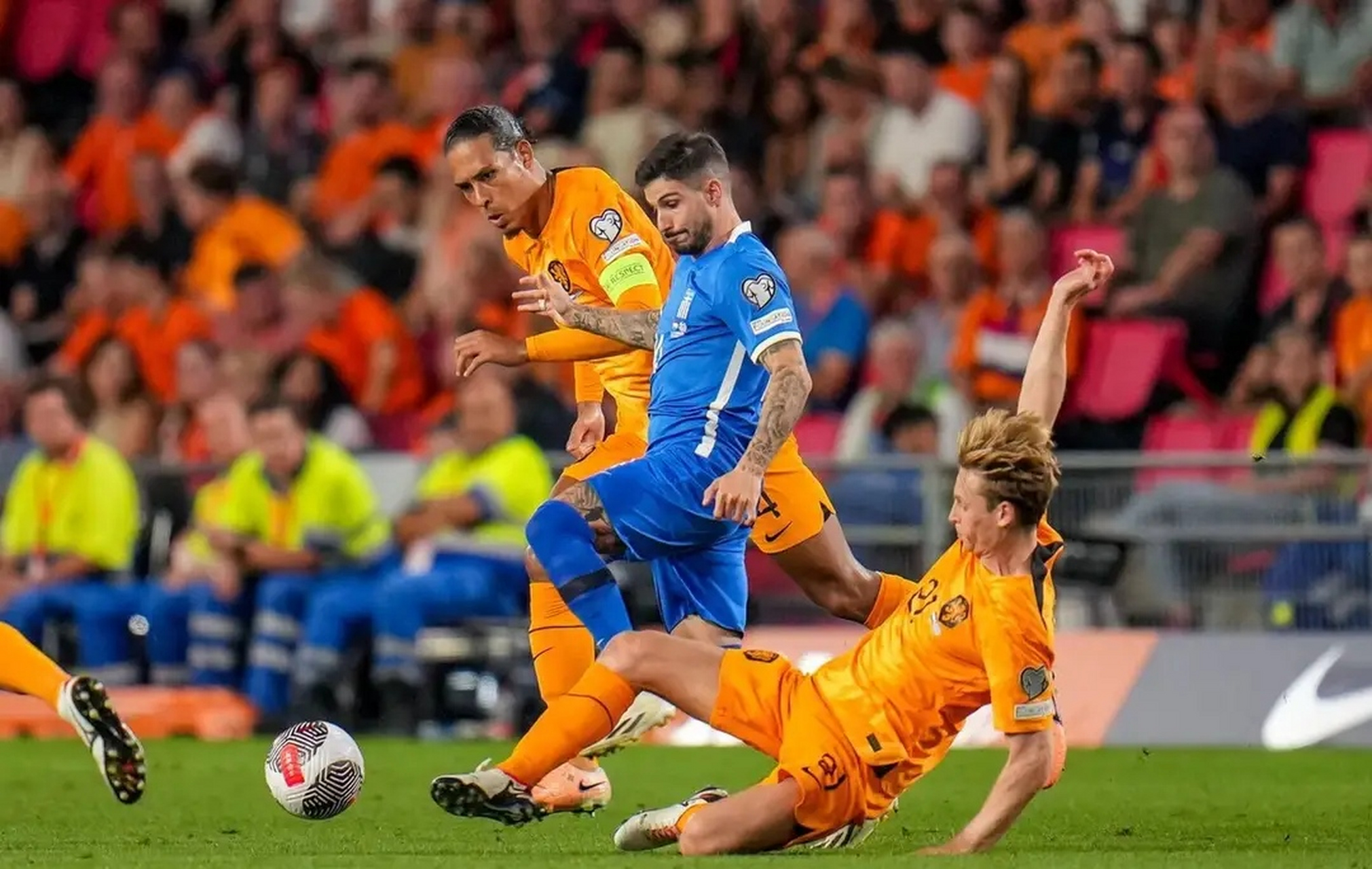 舞台精彩绝伦!欧预赛比赛现场球迷热情高涨的简单介绍 舞台精彩绝伦!欧预赛比赛现场球迷热情高涨的简单介绍