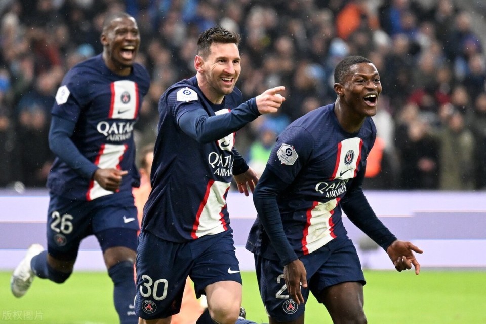 拜仁逆转挪威，梅西带队取胜