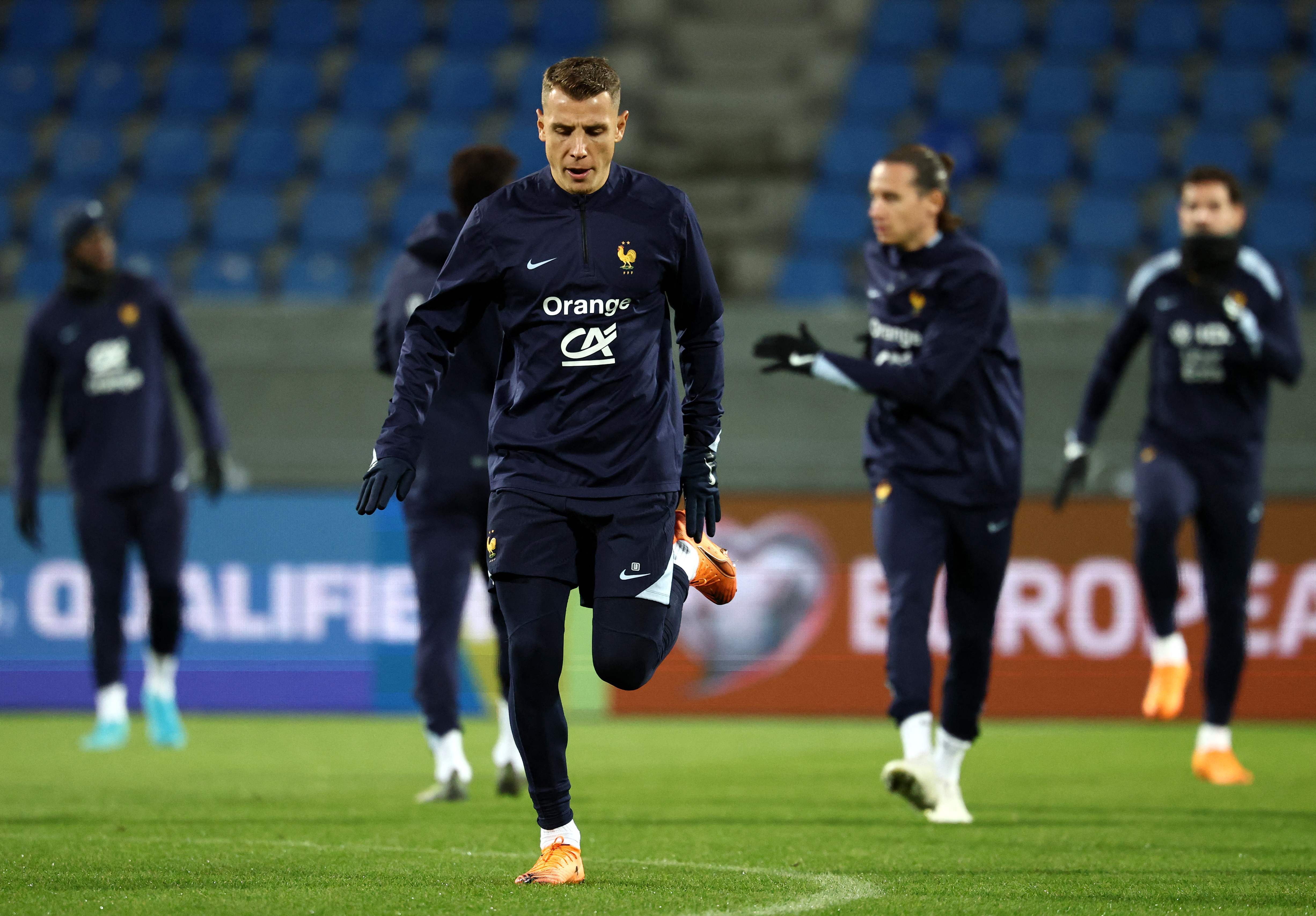 欧洲预选赛上球队士气高昂，备受期待