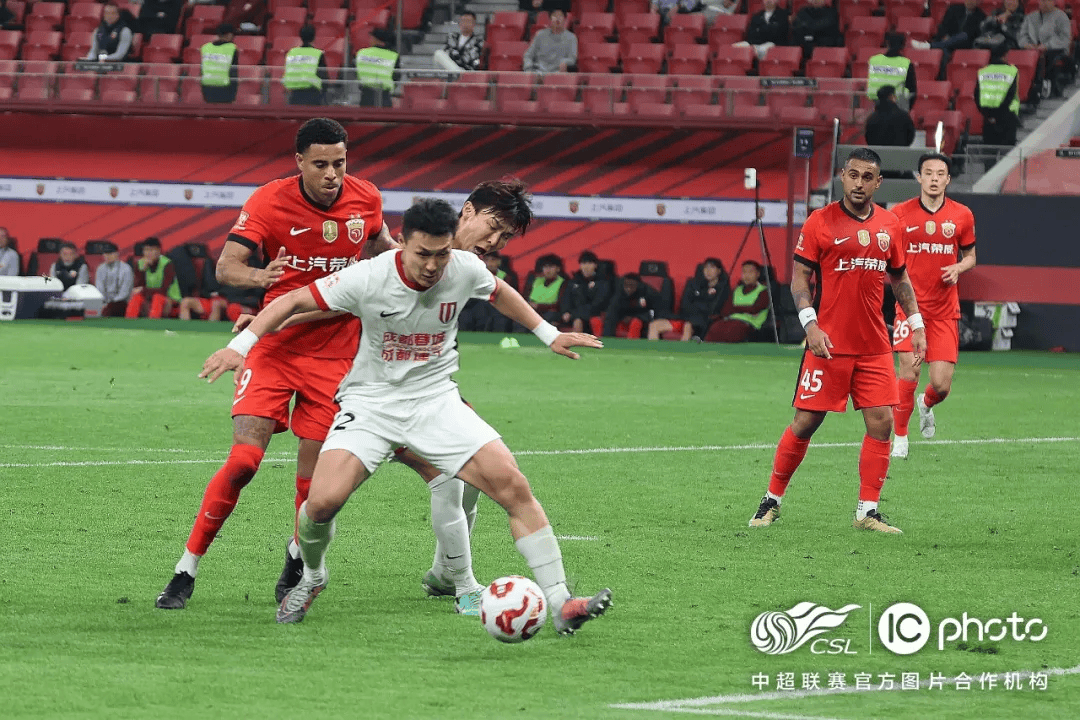 关于中超选手展现技艺,精神斗志备受赞誉的信息 关于中超选手展现技艺,精神斗志备受赞誉的信息