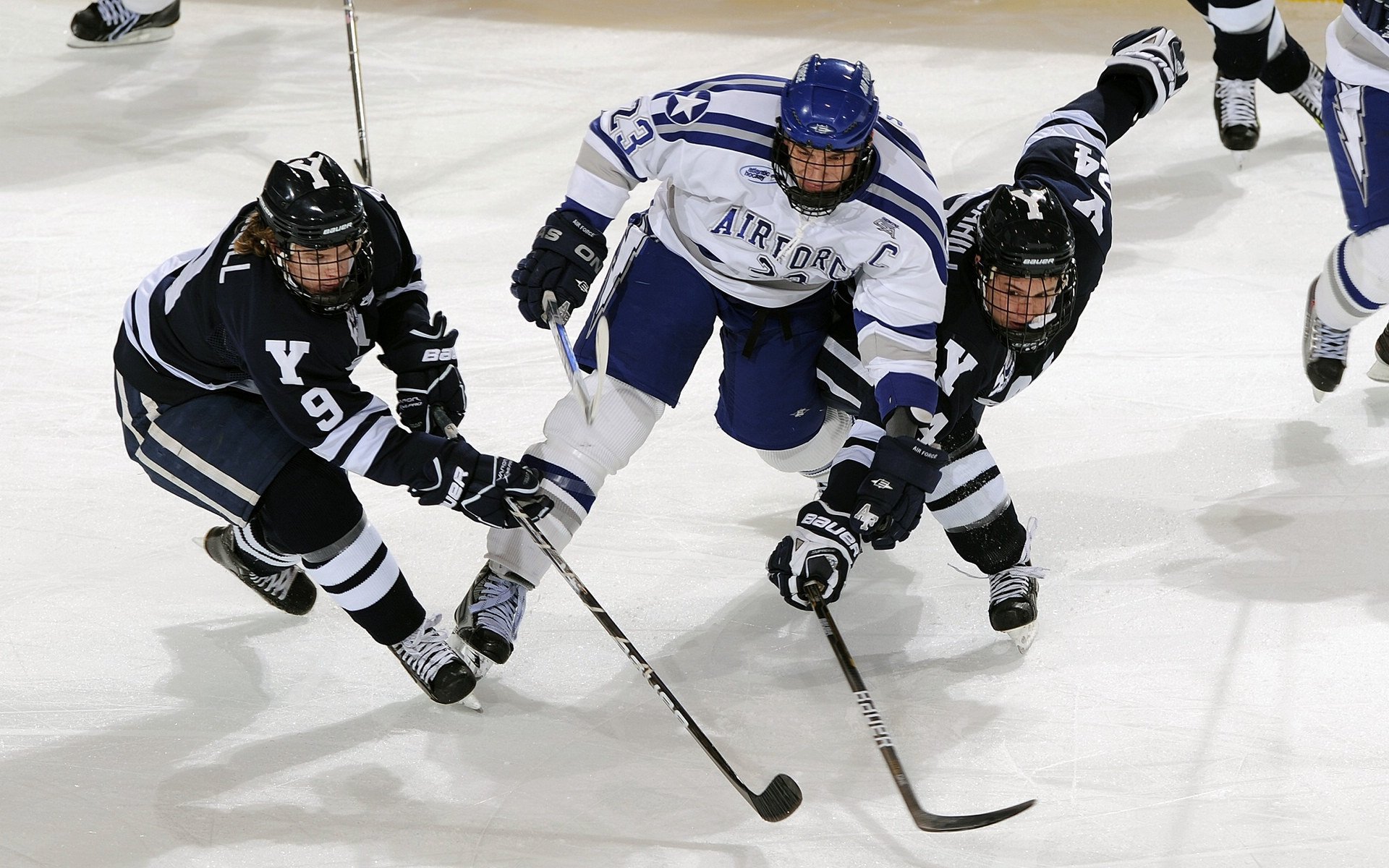神话重演，希腊击溃勒沃库森，世界排名争夺战迎来格局震荡